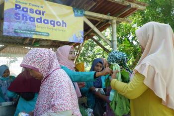 Pasar Shadaqah, Gerakan Berbagi Fatayat Bangkes di tengah Pandemi